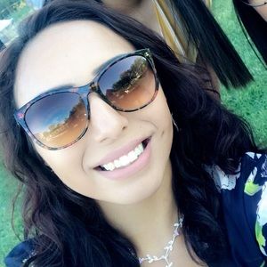 Meet your Posher, Sabrina